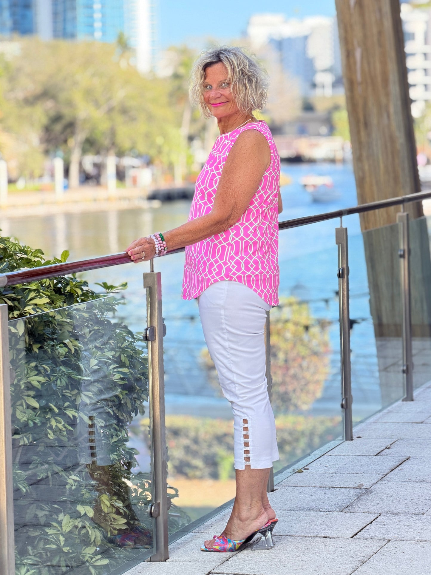 LULU B PALM BEACH LATTIC NOTCH TOP