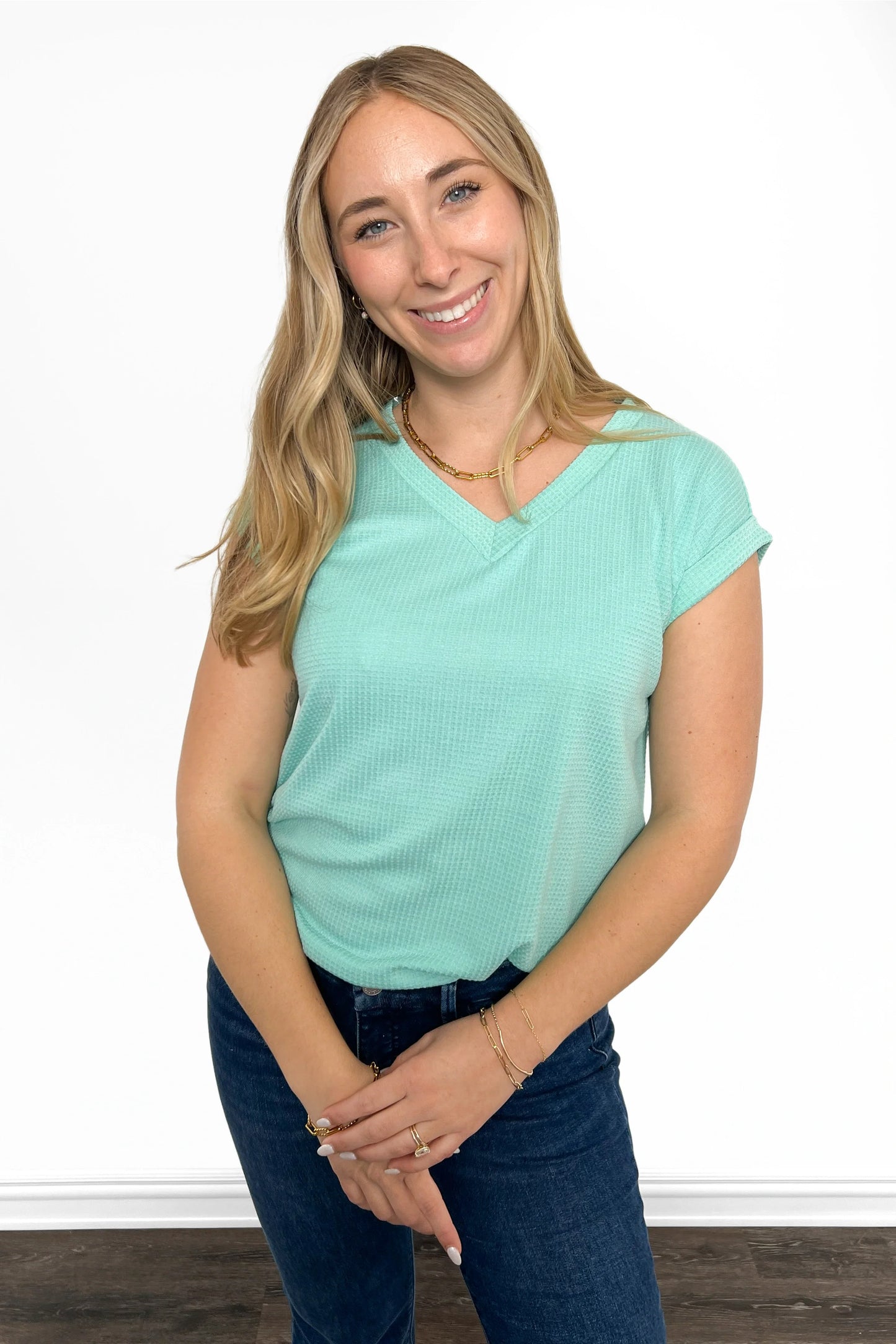 Women's Relaxed Waffle Knit V-Neck Short Sleeve Top